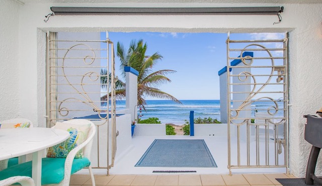 Oceanfront Paradise: 2-bedroom Condo with AC in Charming St Croix in Christiansted