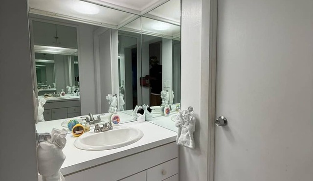 Ocean View Sapphire Hill Condo | Walk to Beach | Near Red Hook in St Thomas