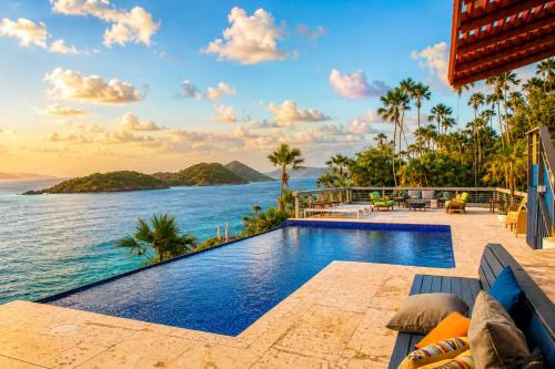 Spirit on the Water - Private, Infinity Pool, Ocean Front, 9 bedrooms in St Thomas