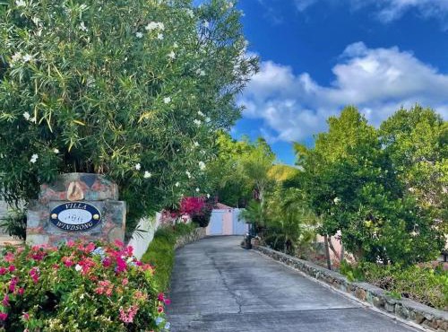 Windsong Villa - Sleeps 8 Stunning Views in Cruz Bay